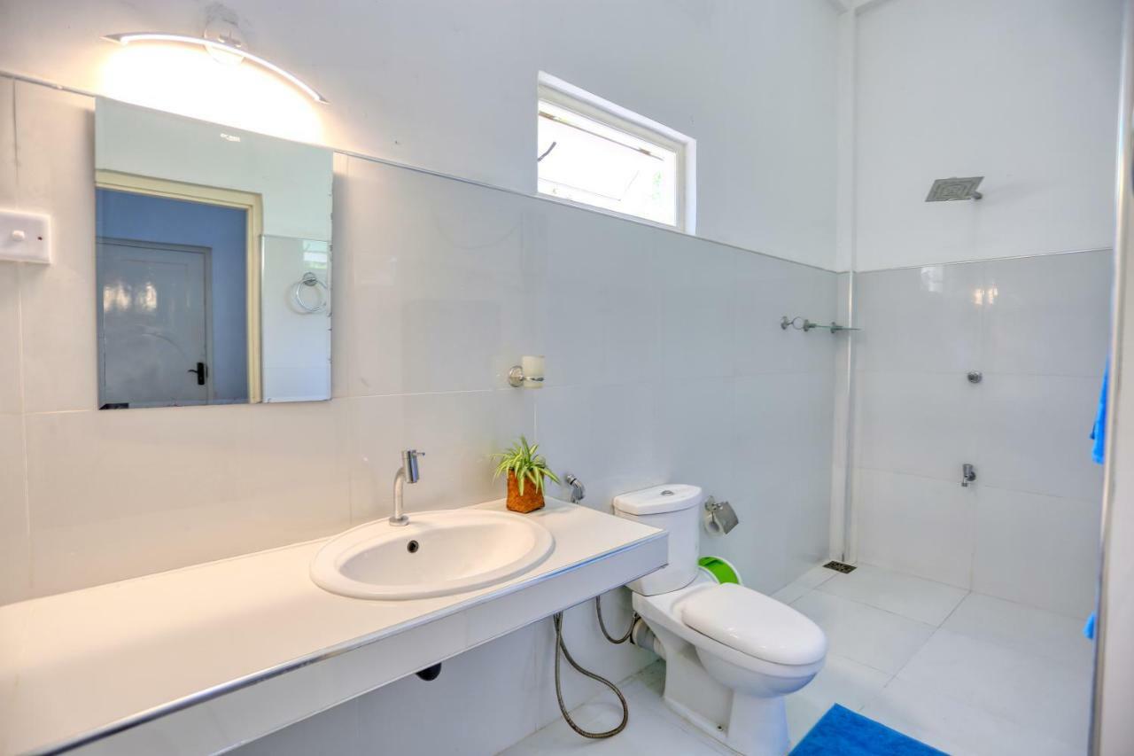 Yoho White Ro Resort Тангалла Экстерьер фото