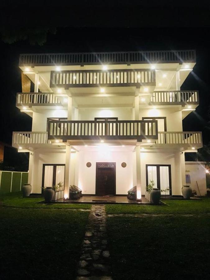 Yoho White Ro Resort Тангалла Экстерьер фото